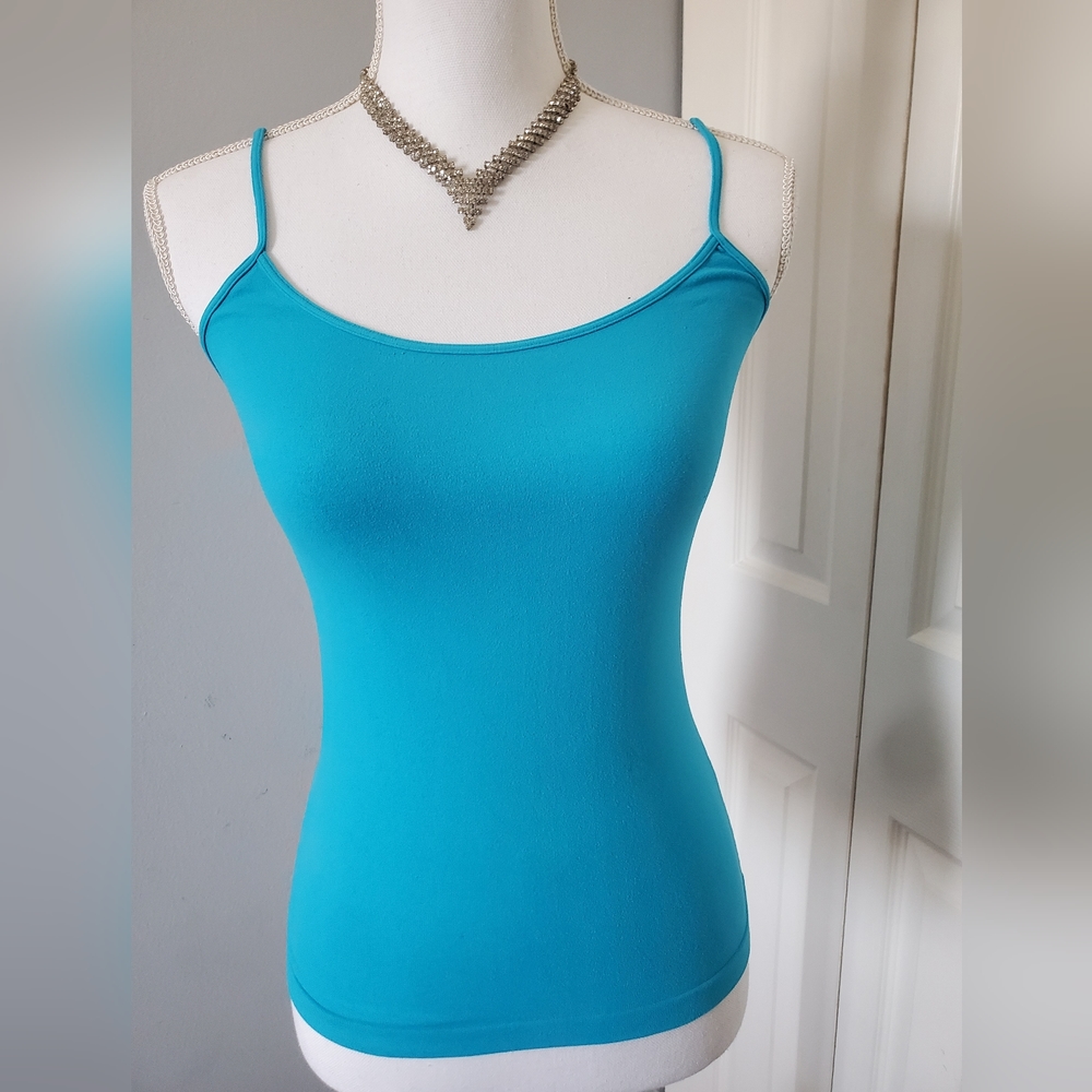 Discovery One size baby blue top